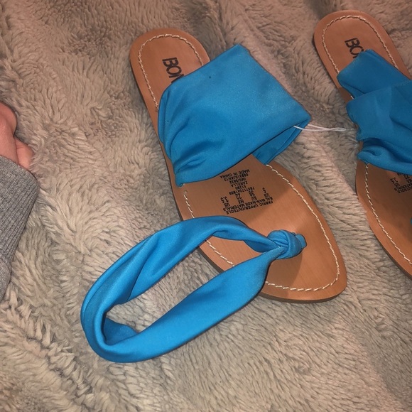 🔹4 for $30 NWT Bongo Zarella Sandals, size 5 - Picture 3 of 6